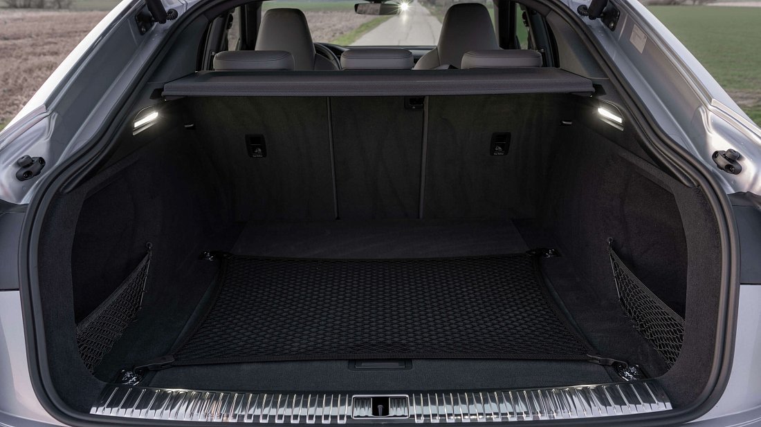 Audi e-tron Sportback 55 quattro (2020-2022) trunk, boot, seats up, seats upright, cargo space, cargo volume, cargo capacity, storage
