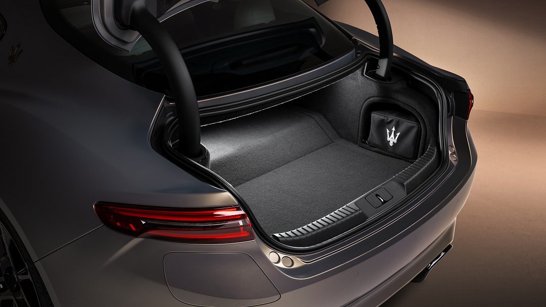 Maserati GranTurismo Folgore (2024-…) trunk, boot, seats up, seats upright, cargo space, cargo volume, cargo capacity, storage