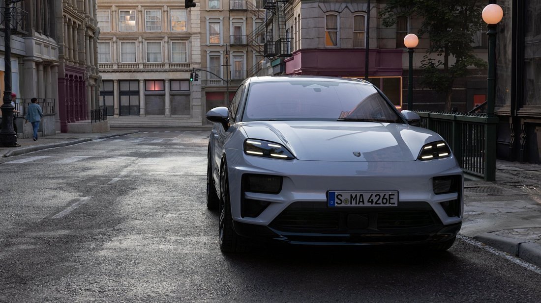 Porsche Macan Turbo Electric (2024-…) front fascia, grille, headlights, bumper, exterior