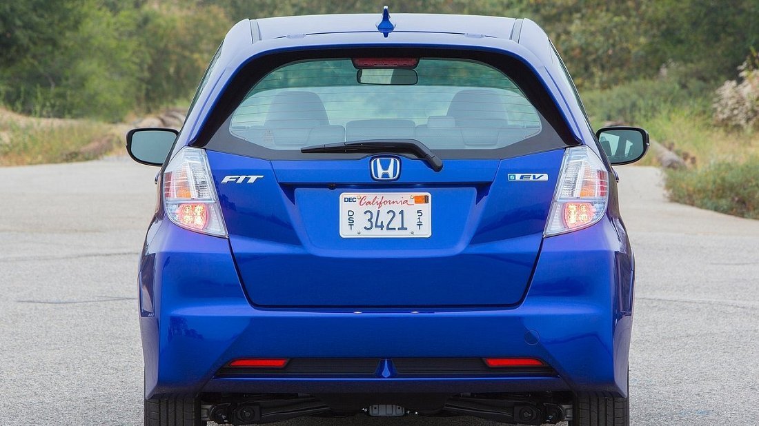 Honda Fit EV (2013-2015) rear view photo, taillights, trunk, spoiler, badge, bumper, exterior