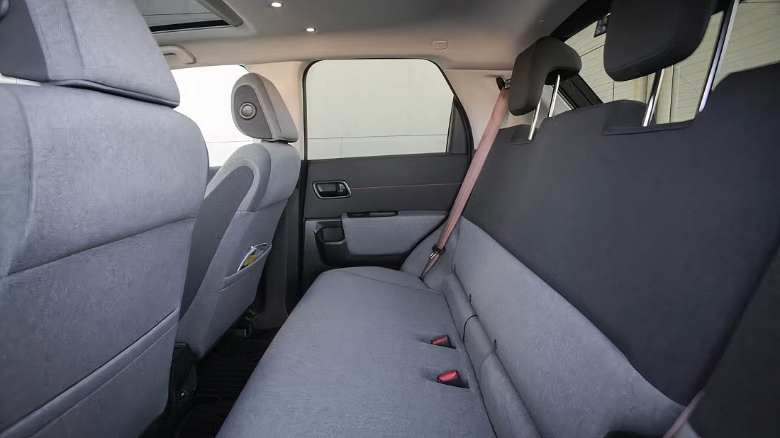 Honda e (2020-2022) rear seats, back seats, passenger seats, legroom, headroom, interior