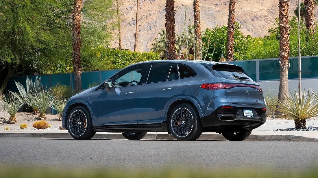 Mercedes EQE SUV AMG 43 4MATIC (2022-…) rear quarter photo, three-quarter view, diagonal, exterior