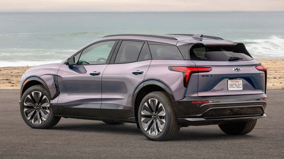 Chevrolet Blazer EV RWD (2023-…) rear quarter, three-quarter view, diagonal, exterior