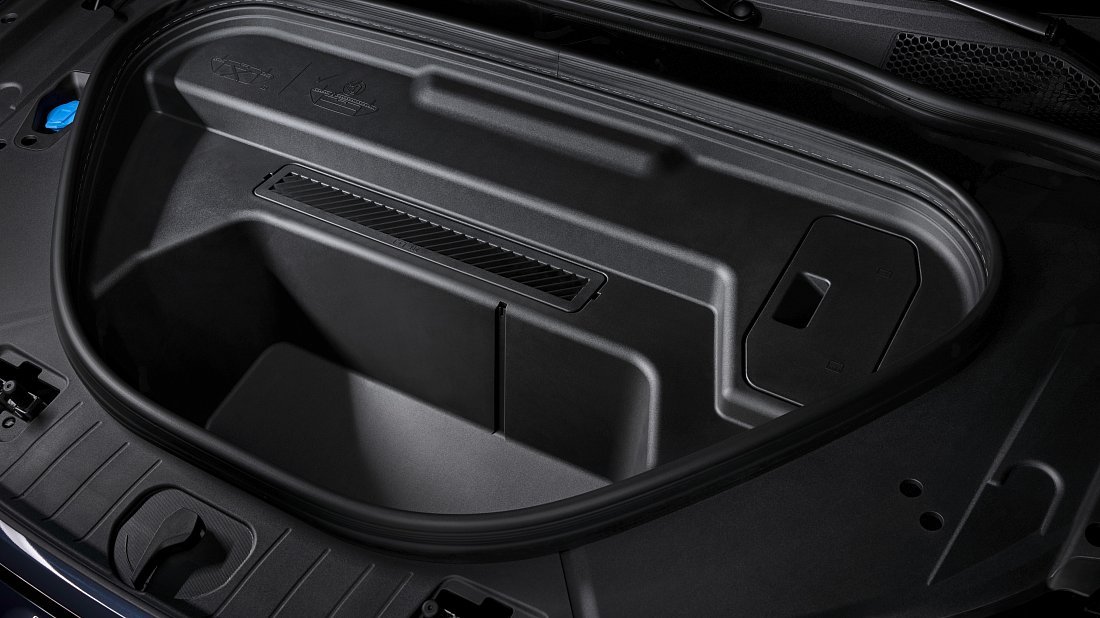 Audi Q6 Sportback e-tron quattro (2025-…) frunk, front trunk, under hood, storage, cargo, capacity, bonus space