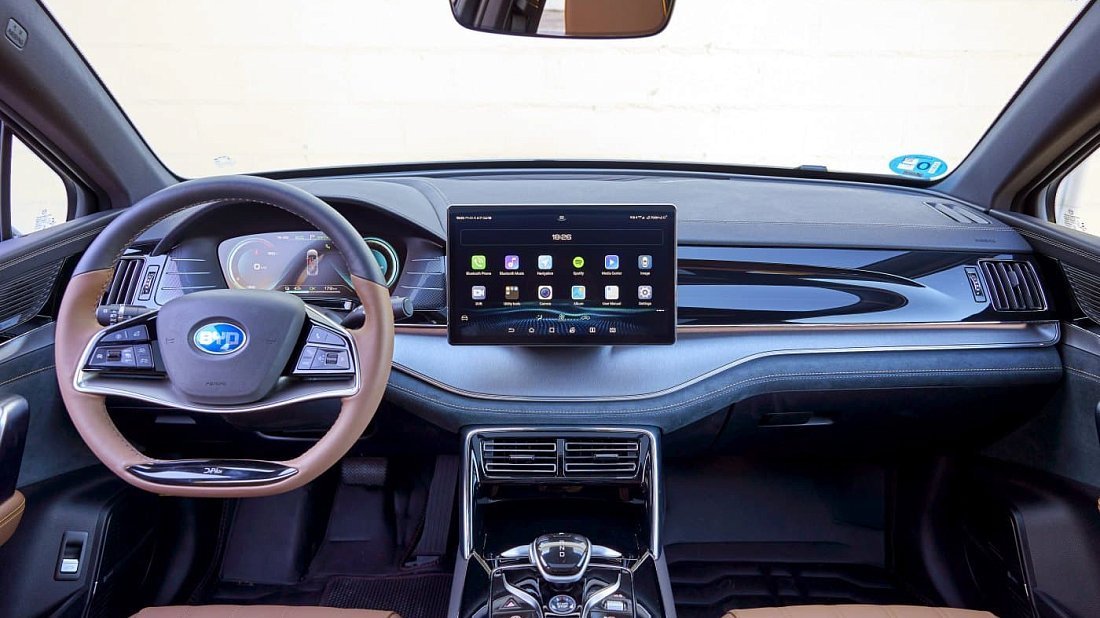 BYD Tang Flagship (2022-2024) interior, front seat, driver seat, dashboard, steering wheel, infotainment, cockpit