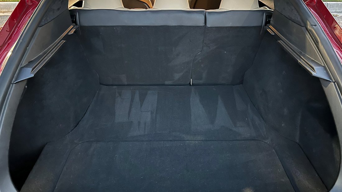 Tesla Model S 85D (2015-2016) trunk, boot, seats up, seats upright, cargo space, cargo volume, cargo capacity, storage