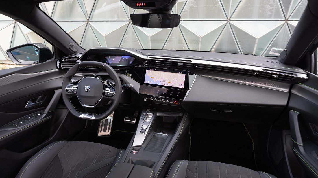 Peugeot e-308 Station Wagon (2023-…) interior, front seat, driver seat, dashboard, steering wheel, infotainment, cockpit