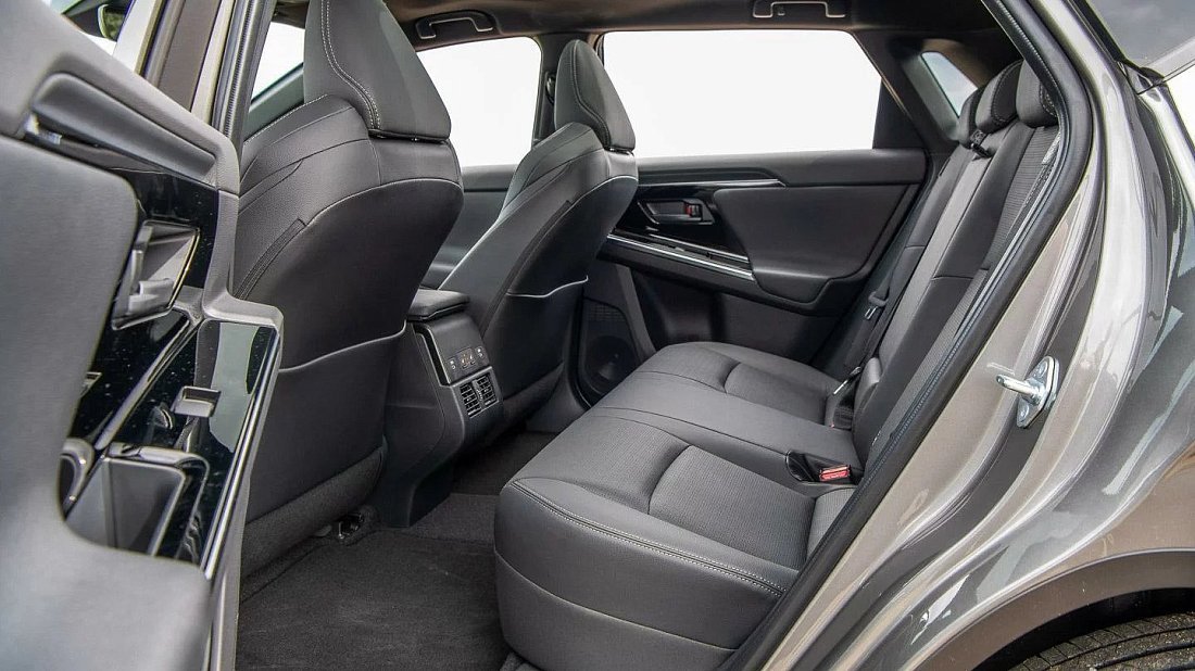 Toyota bZ4X (bZ) AWD (2025-…) rear seats, back seats, passenger seats, legroom, headroom, interior