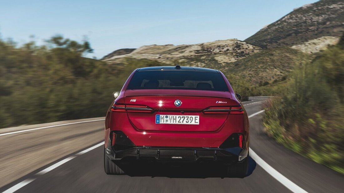 BMW i5 M60 xDrive (2025-…) rear view, taillights, trunk, spoiler, badge, bumper, exterior