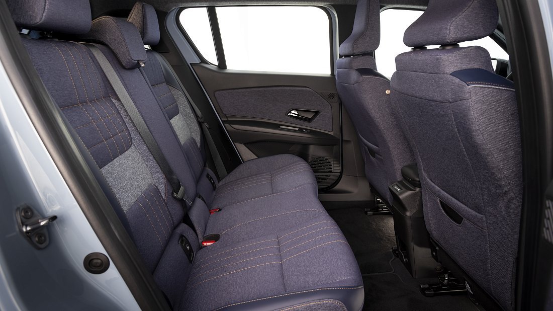 Renault 4 E-Tech EV40 120hp (2025-...) rear seats, back seats, passenger seats, legroom, headroom, interior