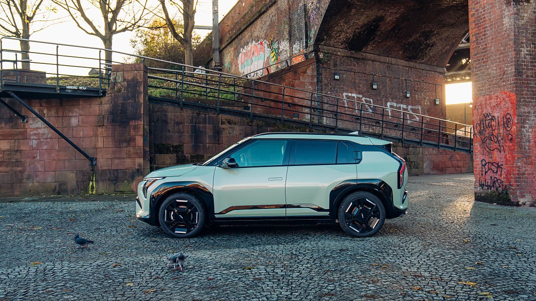 Kia EV3 Long Range (2024-…) side profile, silhouette, doors, wheels, exterior
