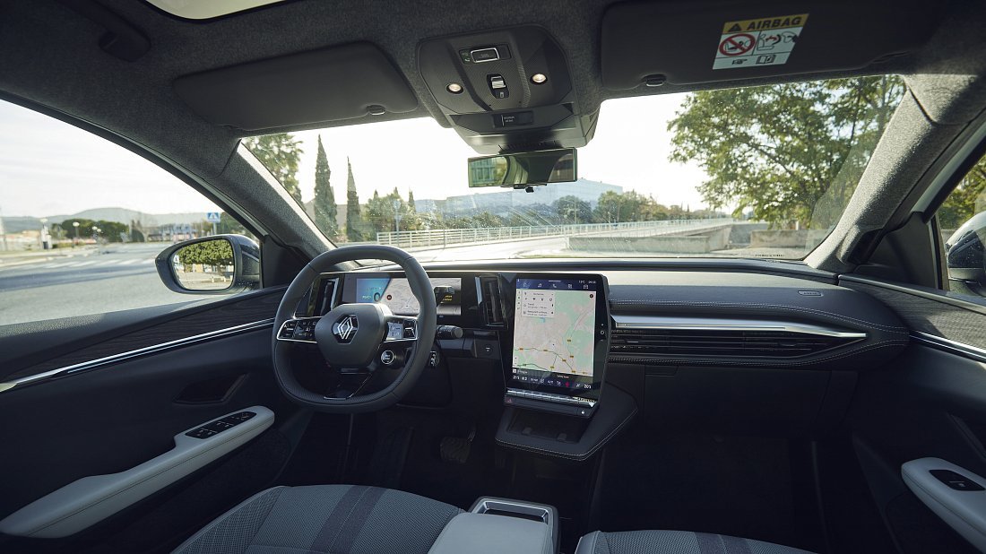Renault Scenic E-Tech EV60 170hp (2023-…) interior photo, front seat, driver seat, dashboard, steering wheel, infotainment, cockpit