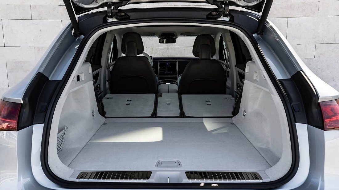 Mercedes EQE SUV 500 4MATIC (2022-2023) trunk, boot, expanded, folded seats, maximum volume, max cargo, max capacity, max storage