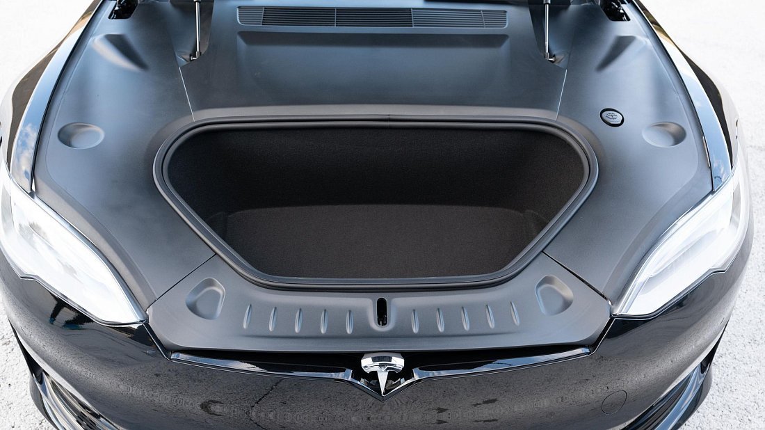 Tesla Model S Dual Motor (2021-…) frunk, front trunk, under hood, storage, cargo, capacity, bonus space
