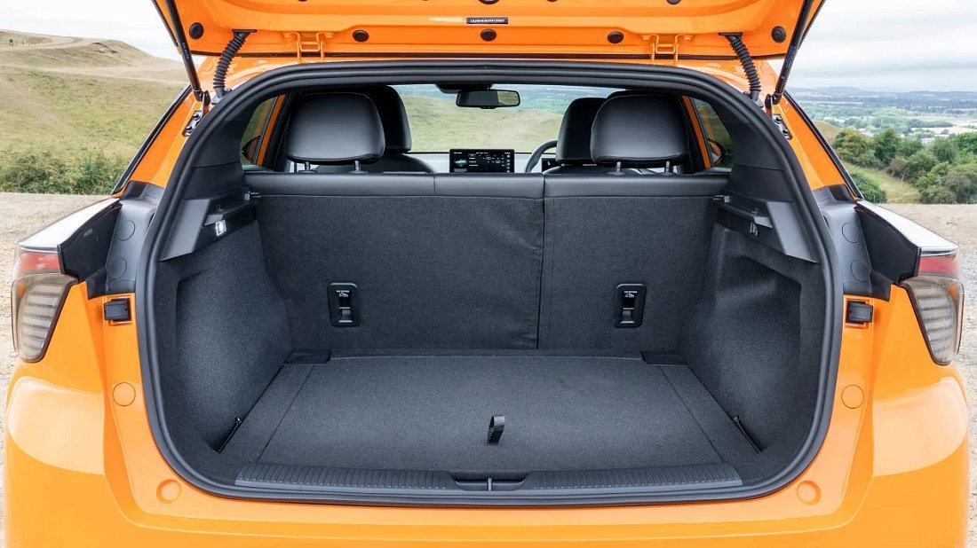 MG MG4 Electric 51 kWh (2022-…) trunk, boot, seats up, seats upright, cargo space, cargo volume, cargo capacity, storage
