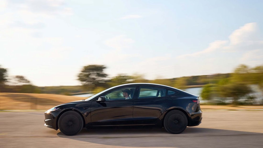 Tesla Model 3 Standard RWD (2025-...) side profile photo, silhouette, doors, wheels, exterior