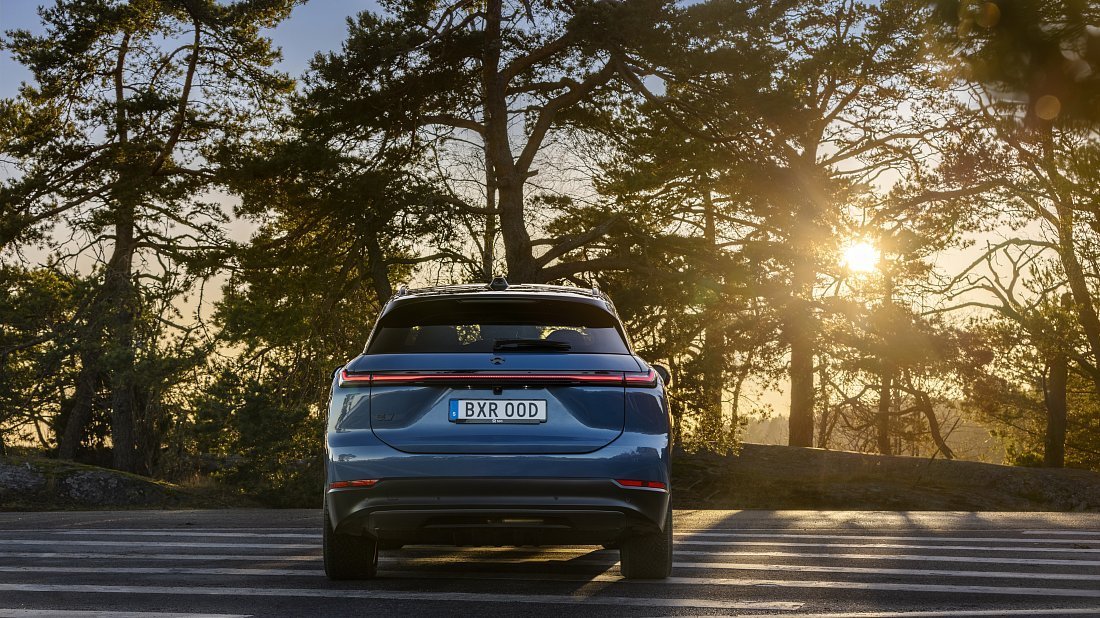 NIO EL7 Long Range (2022-…) rear view photo, taillights, trunk, spoiler, badge, bumper, exterior