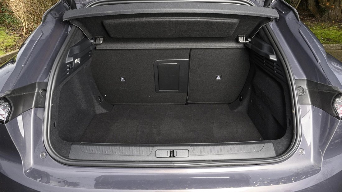 DS 4 E-Tense (2025-…) trunk, boot, seats up, seats upright, cargo space, cargo volume, cargo capacity, storage