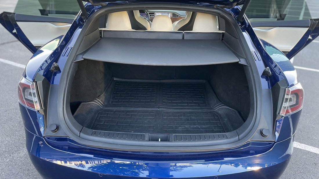 Tesla Model S P100D (2016-2019) trunk, boot, seats up, seats upright, cargo space, cargo volume, cargo capacity, storage