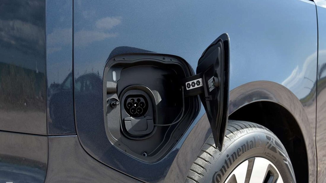 Volkswagen ID.Buzz Cargo Pro 4MOTION (2024-…) charge port Europe, charging, inlet, plug, connector