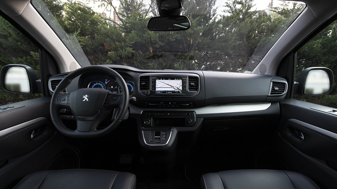 Peugeot e-Traveller Standard 75 kWh (2021-2024) interior, front seat, driver seat, dashboard, steering wheel, infotainment, cockpit