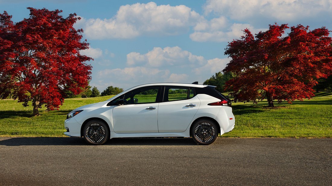 Nissan Leaf 60 kWh (2022-…) side profile, silhouette, doors, wheels, exterior