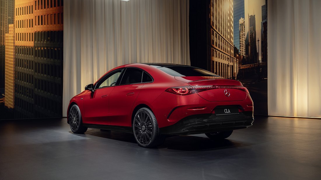 Mercedes CLA 350 4MATIC (2025-...) rear quarter, three-quarter view, diagonal, exterior