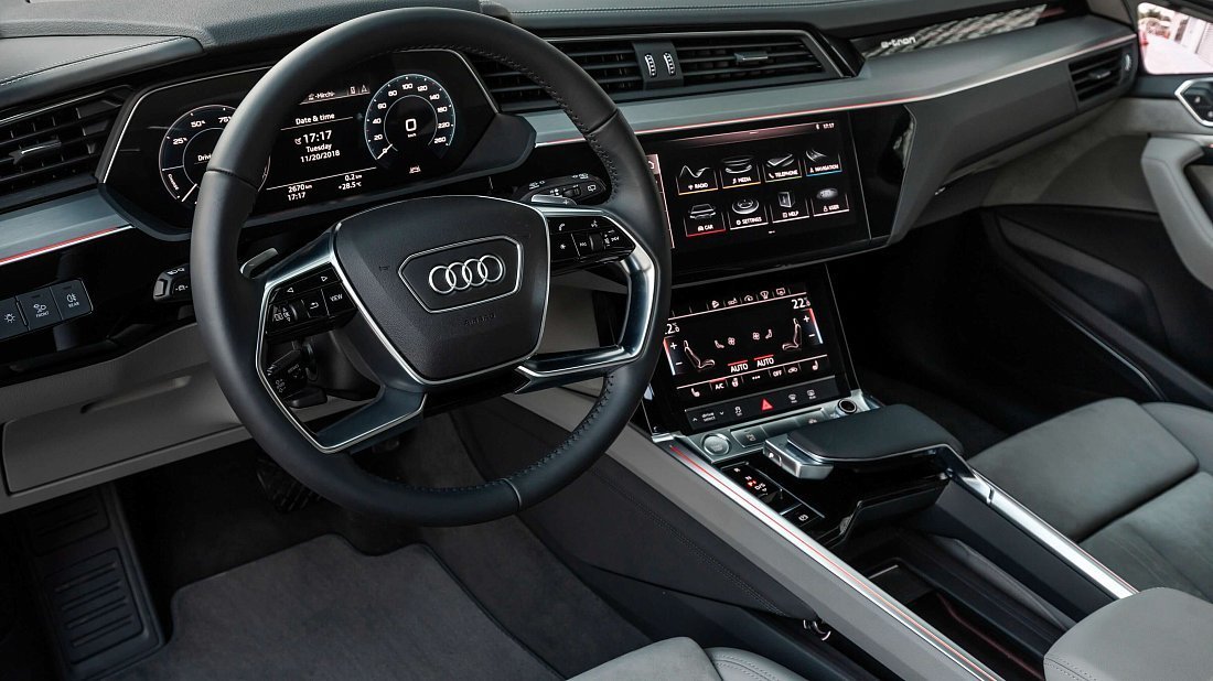 Audi e-tron 55 quattro (2019-2022) interior, front seat, driver seat, dashboard, steering wheel, infotainment, cockpit