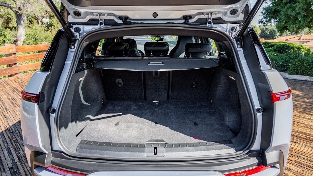 Fisker Ocean Extreme (2023-2024) trunk, boot, seats up, seats upright, cargo space, cargo volume, cargo capacity, storage