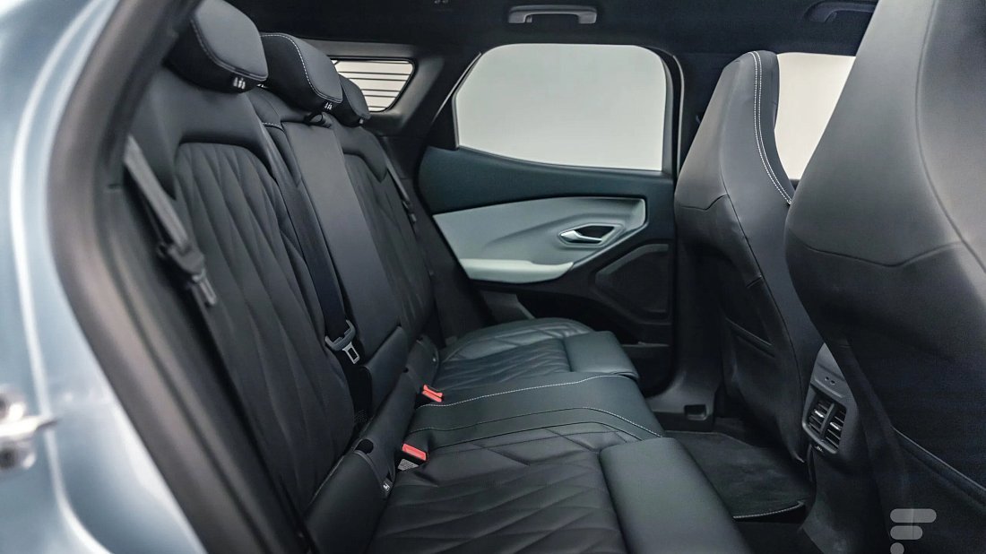 Ford Explorer EV Extended Range RWD (2024-…) rear seats, back seats, passenger seats, legroom, headroom, interior