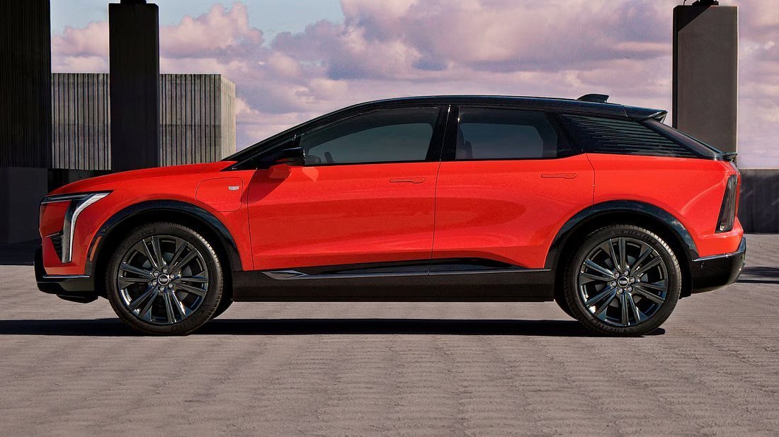 Cadillac Optiq AWD (2024-…) side profile photo, silhouette, doors, wheels, exterior