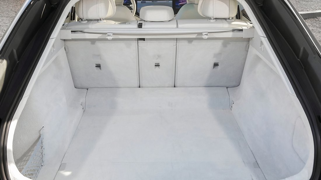 Mercedes EQS 350 (2021-2022) trunk, boot, seats up, seats upright, cargo space, cargo volume, cargo capacity, storage