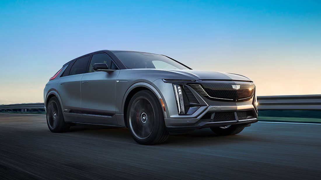 Cadillac Lyriq V (2025-…) front view, front quarter, diagonal, exterior