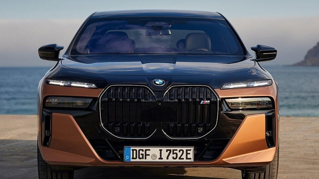 BMW i7 M70 xDrive (2023-…) front fascia photo, grille, headlights, bumper, exterior