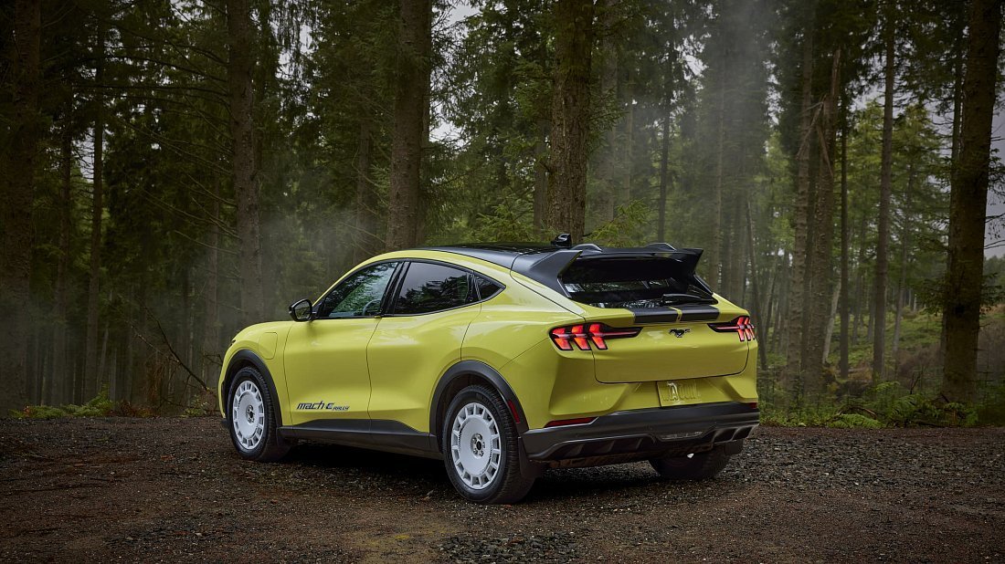 Ford Mustang Mach-E Rally (2024-…) rear quarter, three-quarter view, diagonal, exterior