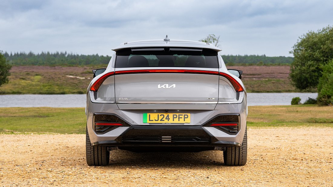 Kia EV6 Standard Range RWD (2024-…) rear view, taillights, trunk, spoiler, badge, bumper, exterior