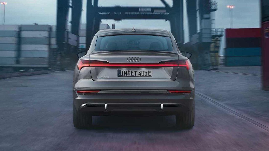 Audi e-tron Sportback 55 quattro (2020-2022) rear view, taillights, trunk, spoiler, badge, bumper, exterior