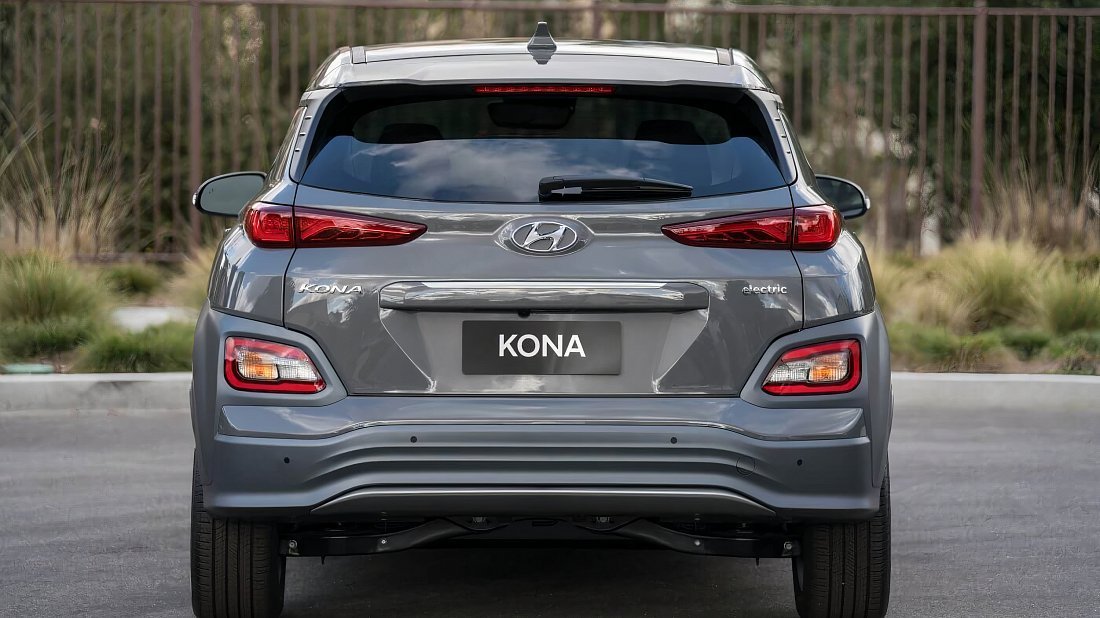 Hyundai Kona Electric Long Range (2018-2019) rear view, taillights, trunk, spoiler, badge, bumper, exterior