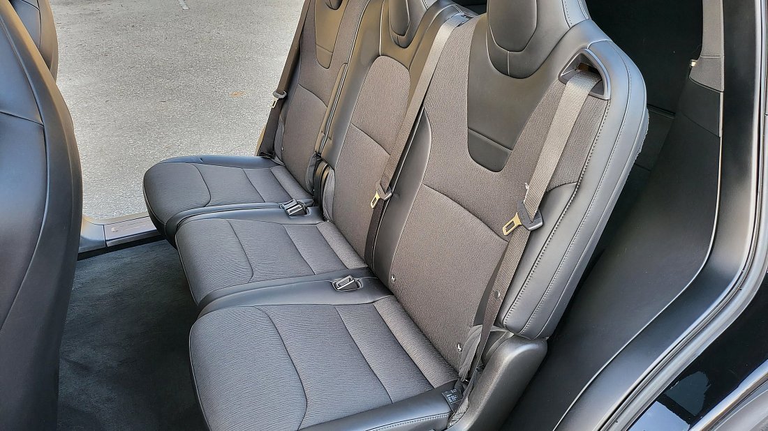 Tesla Model X Long Range Plus (2020-2021) rear seats, back seats, passenger seats, legroom, headroom, interior