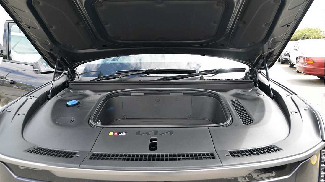 Kia EV9 Standard Range RWD (2023-…) frunk, front trunk, under hood, storage, cargo, capacity, bonus space