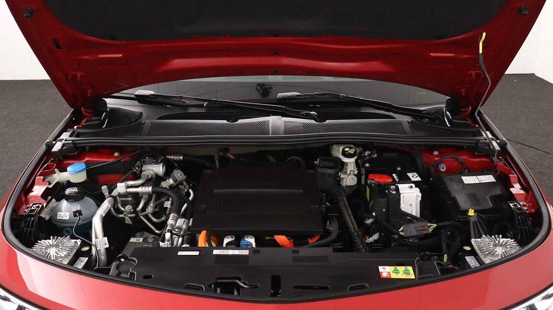 Opel Astra Electric Sports Tourer (2023-…) frunk, front trunk, under hood, storage, cargo, capacity, bonus space