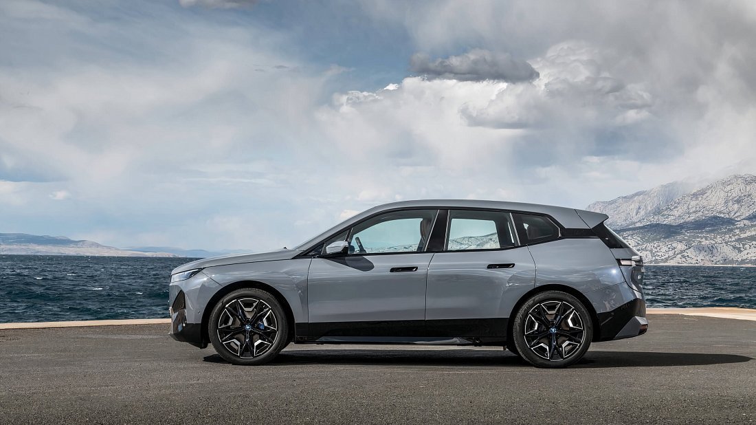BMW iX xDrive50 (2021-2025) side profile, silhouette, doors, wheels, exterior