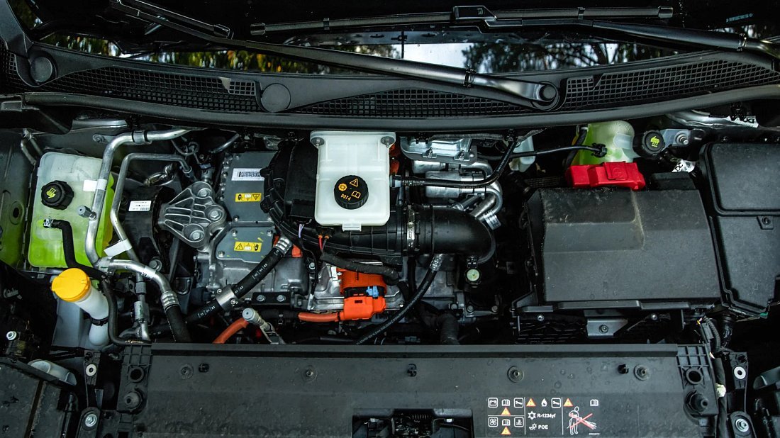 Nissan Townstar Evalia EV L2 (2024-…) frunk, front trunk, under hood, storage, cargo, capacity, bonus space