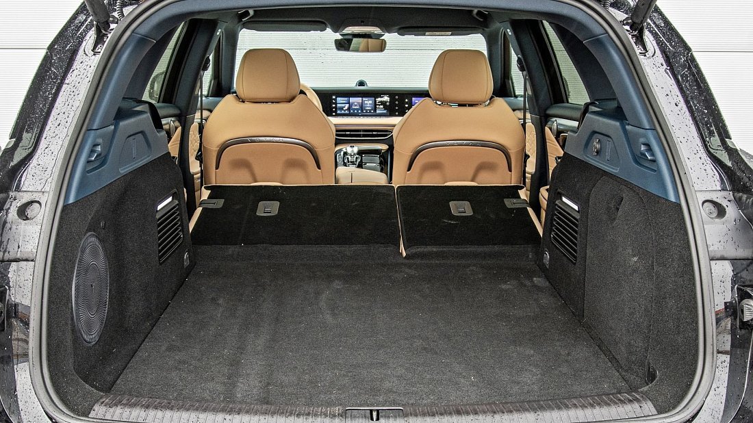 Voyah Free Electric Long Range (2022-...) trunk, boot, expanded, folded seats, maximum volume, max cargo, max capacity, max storage