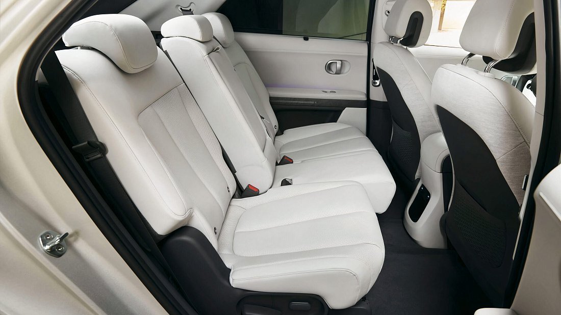 Hyundai Ioniq 5 Standard Range RWD (2021-2024) rear seats, back seats, passenger seats, legroom, headroom, interior