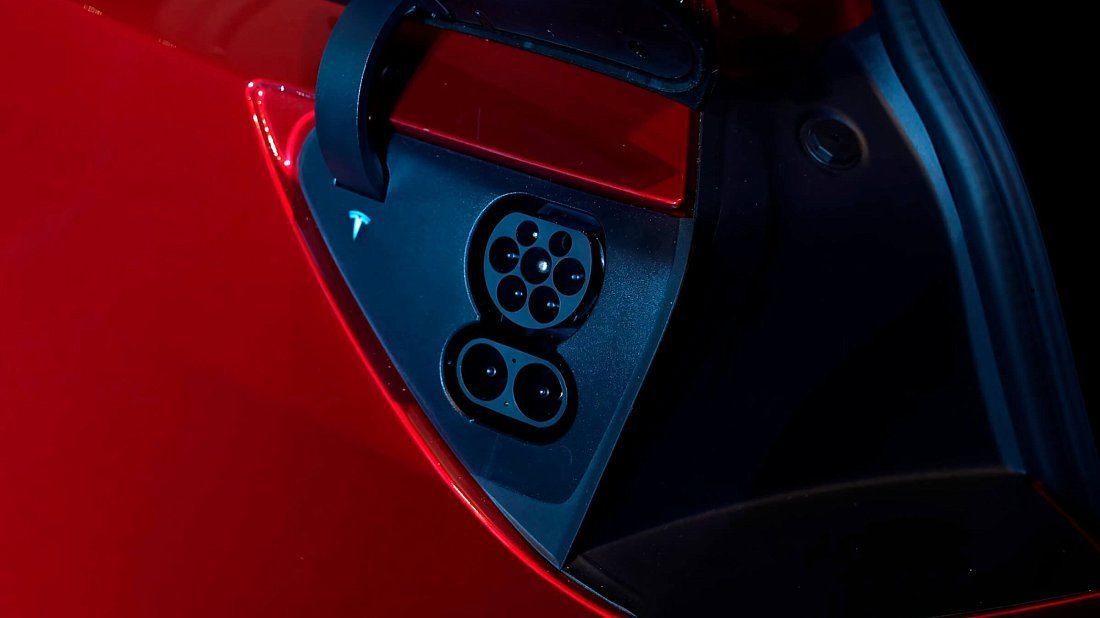 Tesla Model 3 Performance (2024-…) charge port Europe photo, charging, inlet, plug, connector
