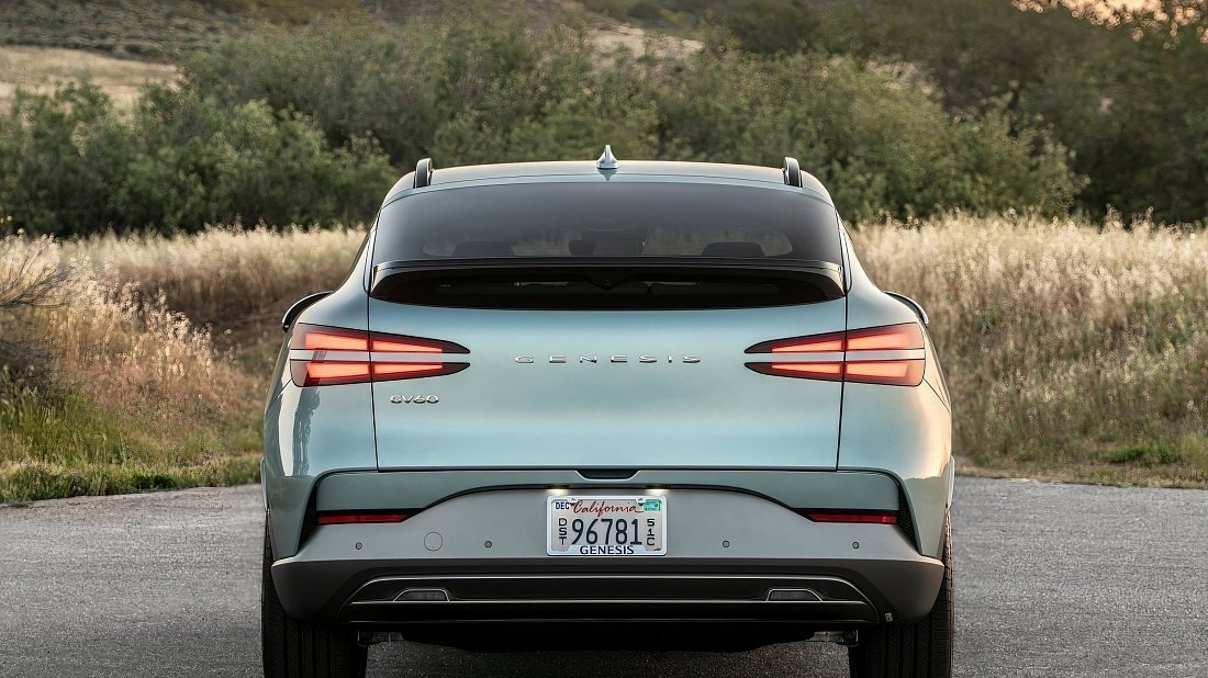 Genesis GV60 Standard AWD (2024-…) rear view, taillights, trunk, spoiler, badge, bumper, exterior