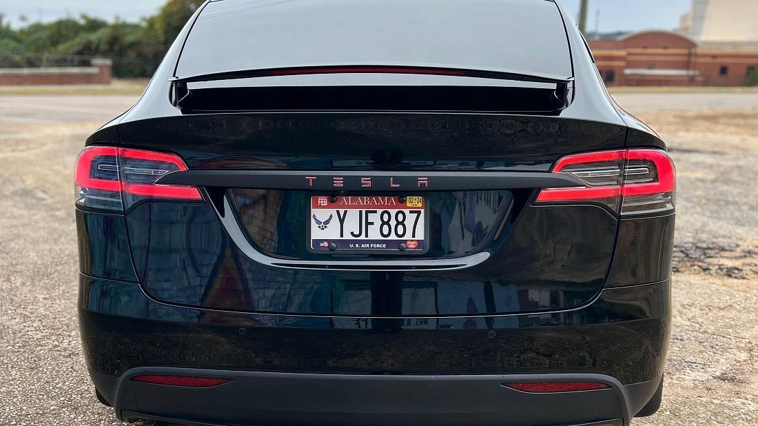 Tesla Model X Long Range Plus (2020-2021) rear view, taillights, trunk, spoiler, badge, bumper, exterior
