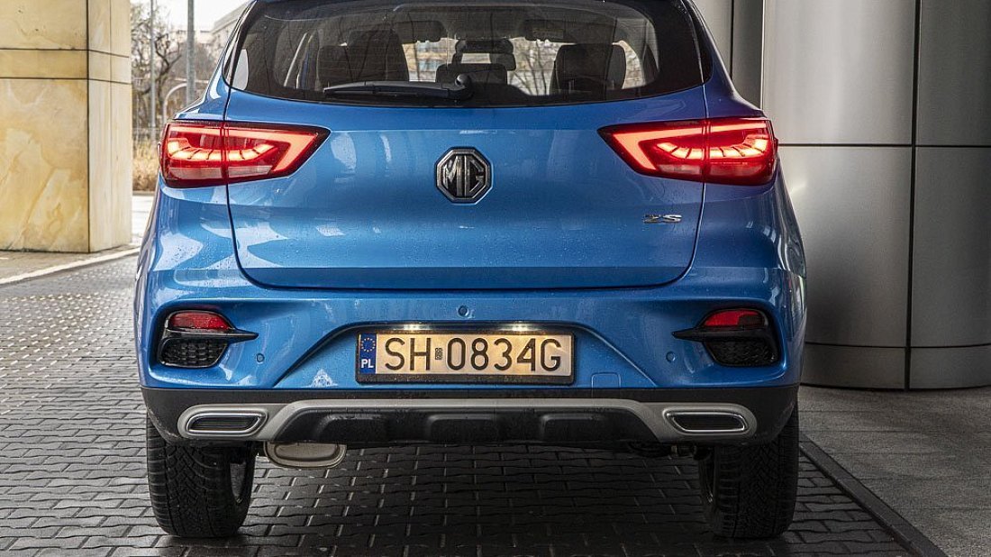 MG ZS EV Standard Range (2021-…) rear view, taillights, trunk, spoiler, badge, bumper, exterior