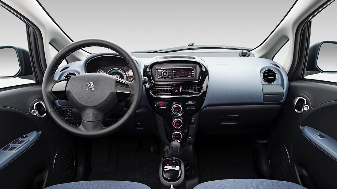 Peugeot iOn Gen 1 (2010-2020) interior photo, front seat, driver seat, dashboard, steering wheel, infotainment, cockpit